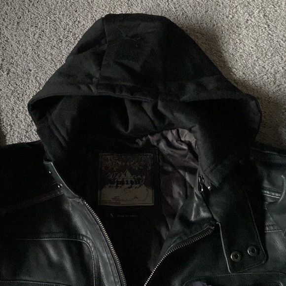 Mens leather jacket - Picture 7 of 16